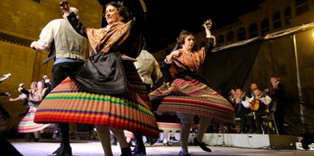 El Grupo Danzas de Magisterio se encargó de coordinar el festival de bailes populares